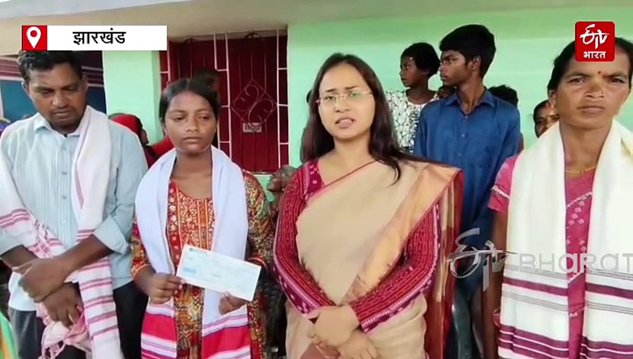 रेखा तिर्की को कृषि मंत्री द्वारा सम्मान, जैक 12वीं के कॉमर्स में पाया छठा स्थान