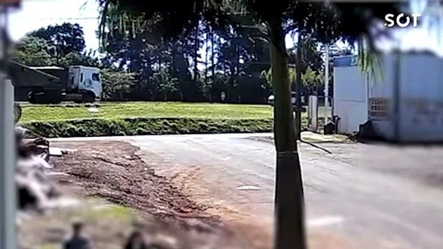 Imagens fortes mostram o momento exato de colisão frontal na BR-277 em Cascavel