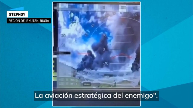 El momento en el que drones rusos impactan contra aviones estratégicos rusos en Siberia