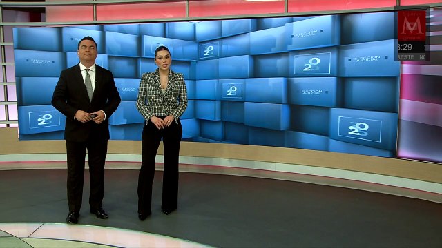 Gobernador de Oaxaca, Salomón Jara, emite su voto en elecciones judiciales