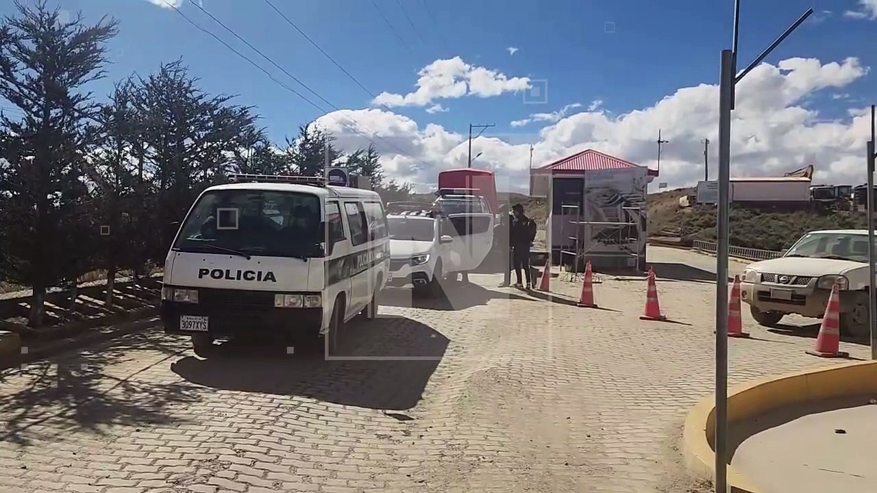 policías