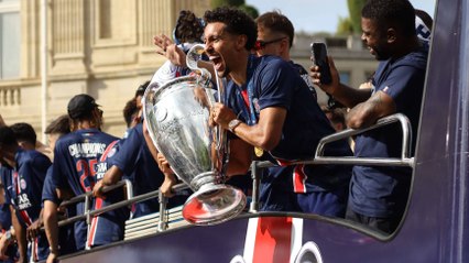 PSG feiert CL-Titel: Mit dem Partybus die Champs-Élysées entlang