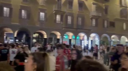 Cremonese in Serie A, è festa in città: spuntano cori e bandiere