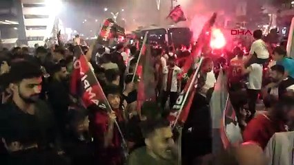 TÜRKİYE 2'nci Lig play-off final maçında Vanspor, Batman Petrol Spor ile Kayseri RHG Enertürk Enerji Stadyumu'nda karşılaştı. Normal süresi 0-0 berabere biten maçın iki uzatma dakikalarında da gol gelmeyince penaltı atışlarında Vanspor 5-4 kazaanak 1'inci
