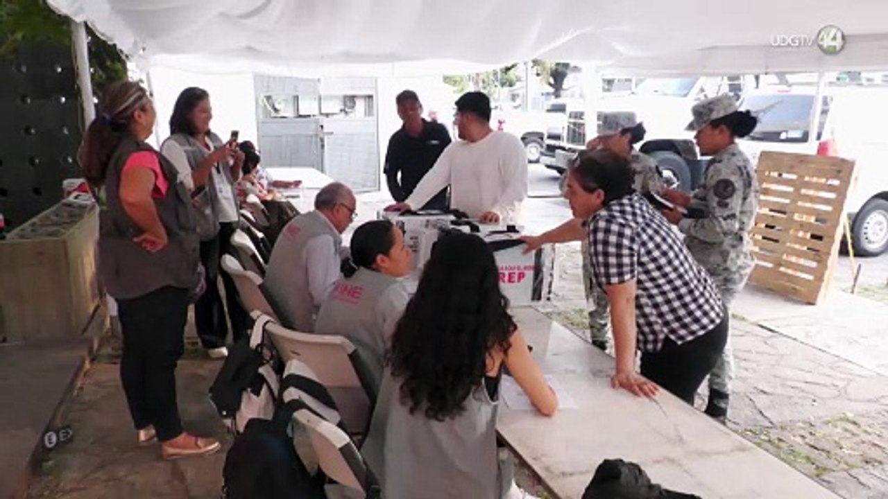 Felicitan a primera casilla que entregó paquetes electorales