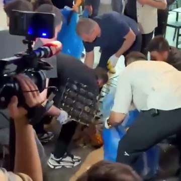 Cemil Tugay Ben bu çöpleri toplayacak adam bulurum belediyeyi batıramayacaksınız