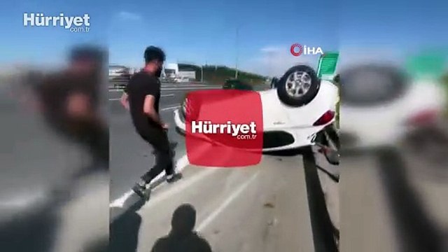 Sancaktepe’de otomobil takla attı: Yaralılar, yardıma koşan vatandaşa hakaret etti!