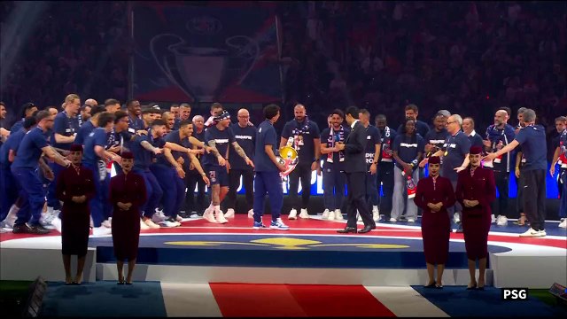 Des Champs-Elysées au Parc des Princes, une journée de festivités pour le PSG