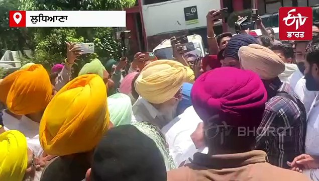 ਸਿਮਰਨਜੀਤ ਮਾਨ ਦੇ ਰਵਨੀਤ ਬਿੱਟੂ ਨੇ ਲਾਇਆ ਪੈਰੀਂ ਹੱਥ, 'ਬਿੱਟੂ ਨਾਲ ਮੇਰੀ ਯਾਰੀ ਪੱਕੀ', ਸਿਮਰਨਜੀਤ ਮਾਨ ਨੇ ਦਿੱਤਾ ਬਿਆਨ