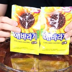 Follow for more ASMR videos🌮🍟 Credits: @jimmyasmr1 #mukbang #asmr #fastfood #asmreating
