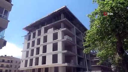 Yalova'da İnşaatın 5. Katından Düşen İşçi Ağır Yaralandı