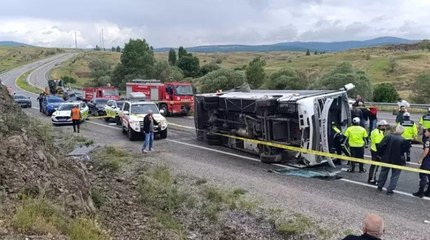 Yozgat’ta taziyeden dönen midibüs şarampole yuvarlandı: Ölü ve yaralılar var
