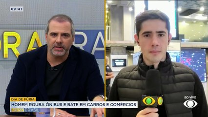 Homem rouba ônibus, dirige desgovernado e atinge carros na Grande SP