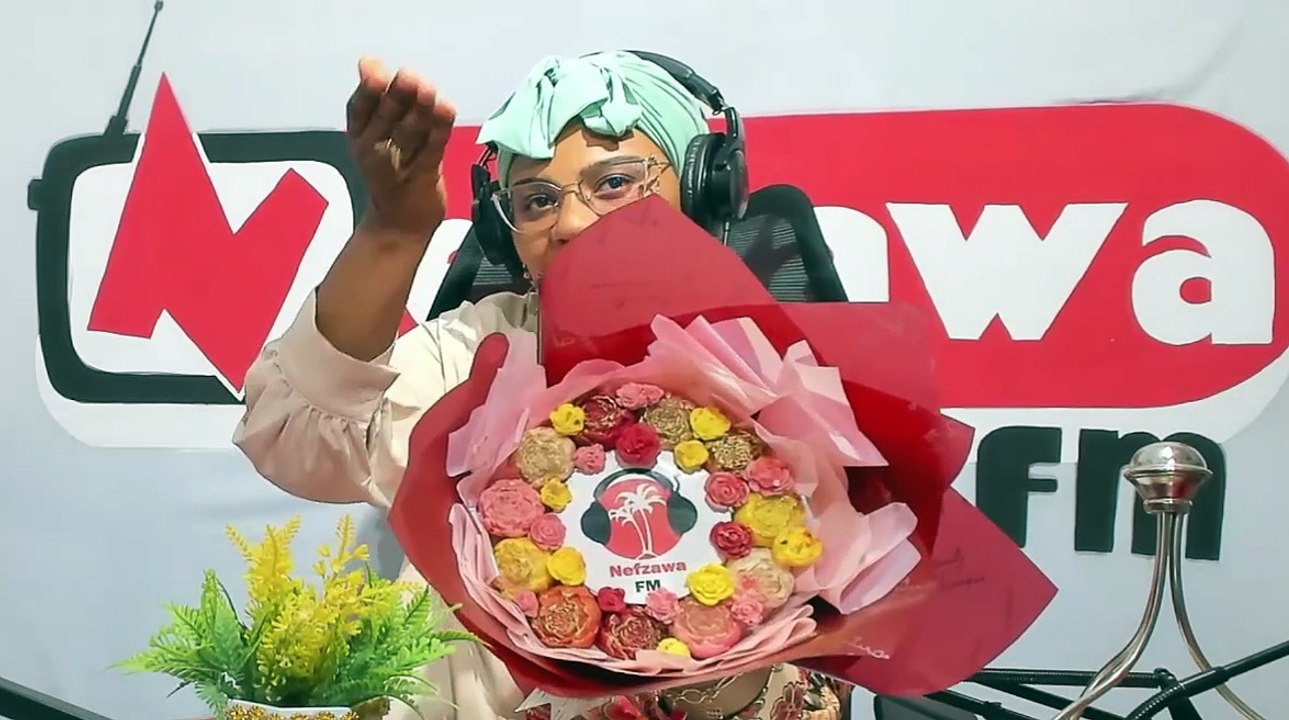 تلوج في هدية مزيانة و نوعية و حلويات العيد تبعنا في نوار عشية مع اماني زهيو