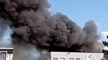 Impressionnant incendie à Gennevilliers, une fumée noire visible depuis Paris