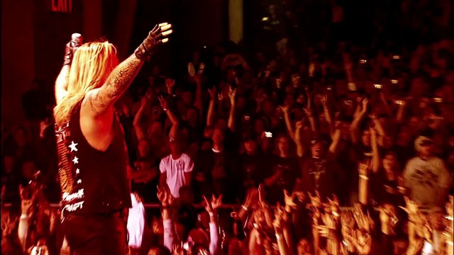 Kickstart My Heart - Mötley Crüe (live)