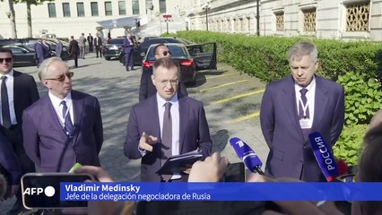 Rusia y Ucrania acuerdan intercambiar prisioneros jóvenes y heridos durante negociación