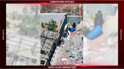 Katil İsrail, Gazze’de ailesine su taşıyan çocukları vurdu.
