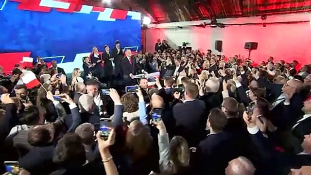 El primer ministro de Polonia se someterá a una moción de confianza tras la derrota electoral