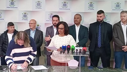 Câmara recebe relatório sobre demora no afastamento do "Professor Monstro"