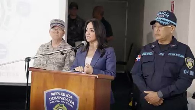 La ministra de Interior y Policía Faride Raful informa de la disminución de robos en el país