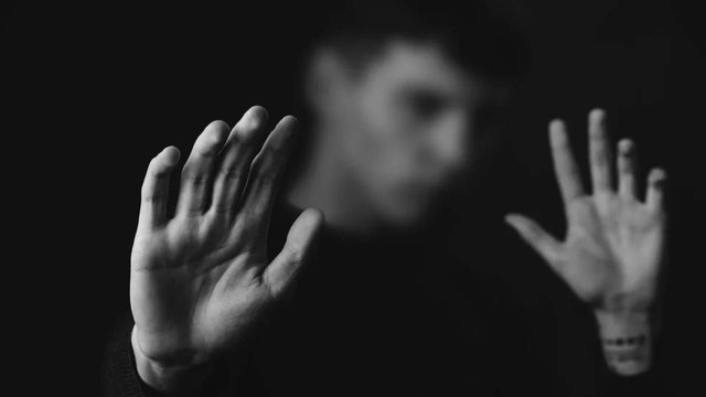 Todos digámosle a nuestros papás : los chats con los que estudiantes en Bogotá denunciaron abusos sexuales