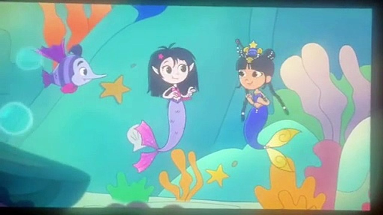 Isadora and Princess Delphina Make A Really Big Bubble ð«§.