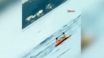 Sarıyer'de şişme botla denize açılan çocuklar yürekleri ağza getirdi