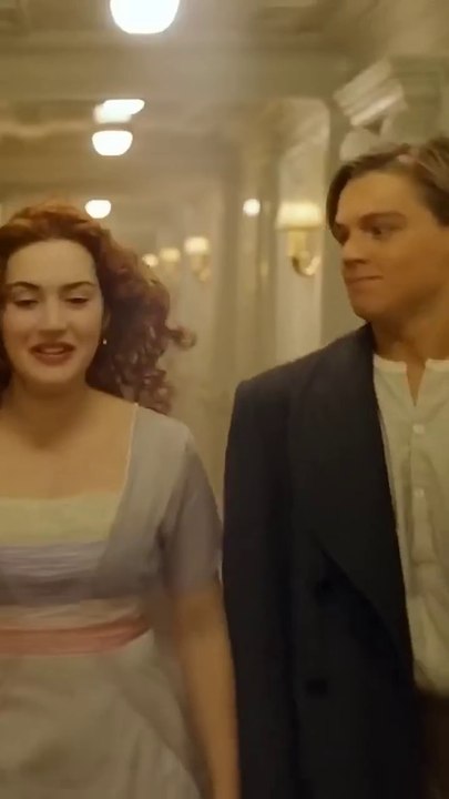 Titanic - Jack and Rose hiding