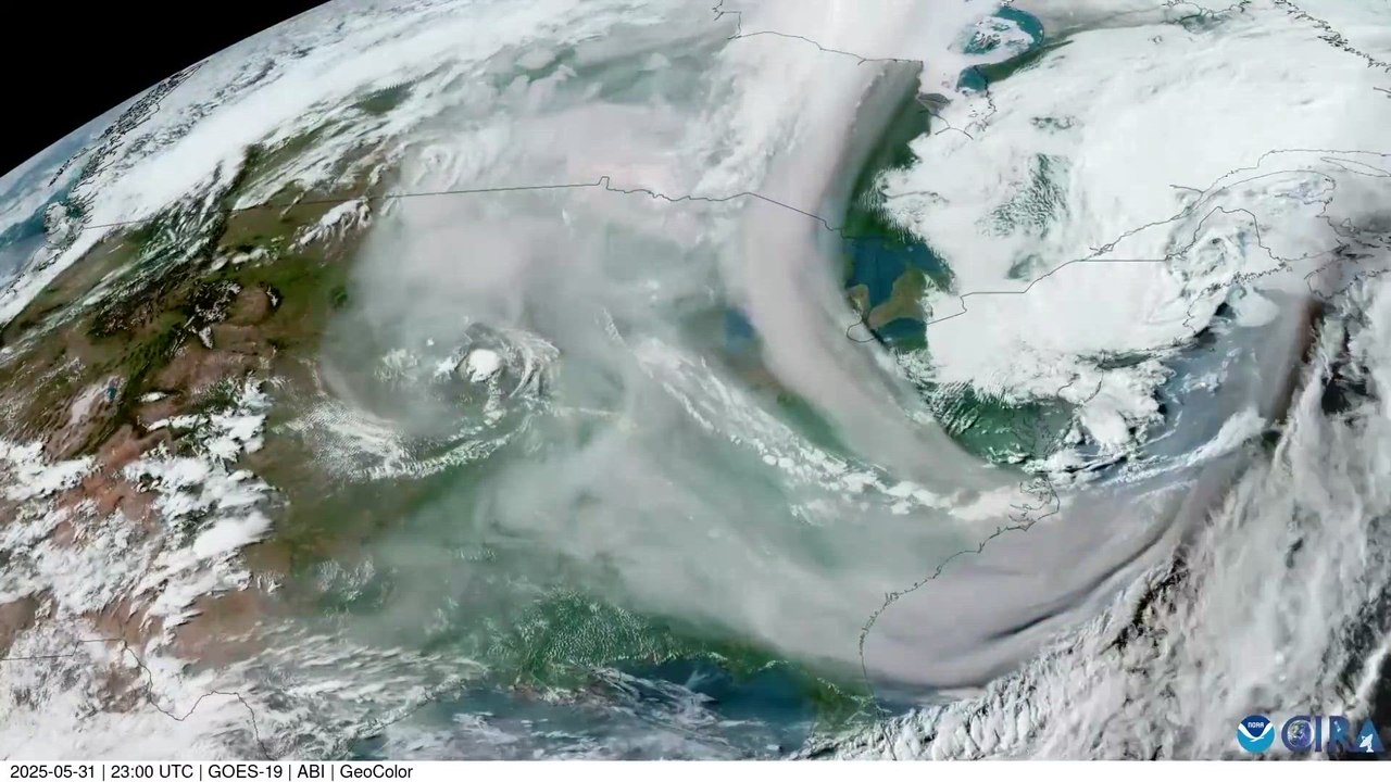 Satellite imagery shows smoke from Canada wildfires above Eastern U.S.