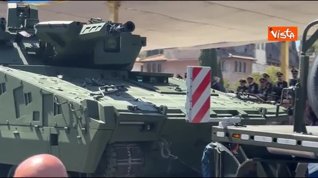 Ecco il nuovo carro armato Lynx KF-41 dell'esercito italiano, ha sfilato per la prima volta alla parata del 2 Giugno