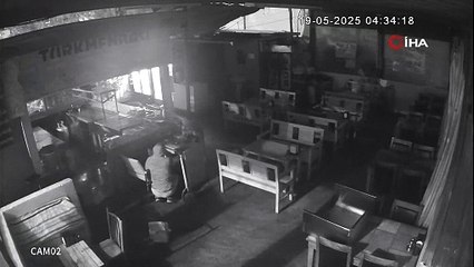 Önce tost yedi sonra soydu!