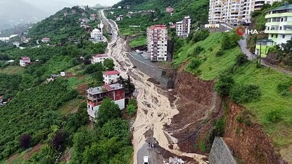 Trabzon'u sel aldı! Şehir merkezi sular altında