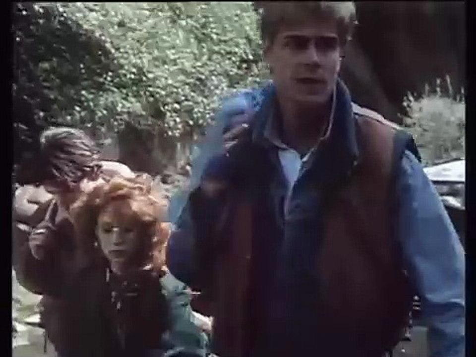 Disturbios en el Cementerio - Película de Terror completa en español