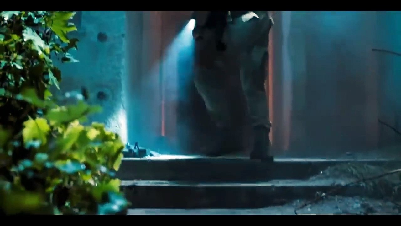 New English Movie review in Urdu 2025