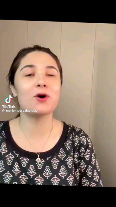 merium pervaiz face mask