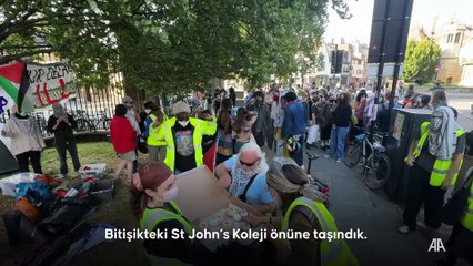 Cambridge öğrencileri, İsrail'le ilişkilerin kesilmesi talebiyle çadırlar kurarak eylem başlattı