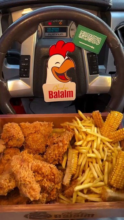 Follow for more ASMR videos🌮🍟 Credits: @onwaaay #mukbang #asmr #fastfood #asmreating