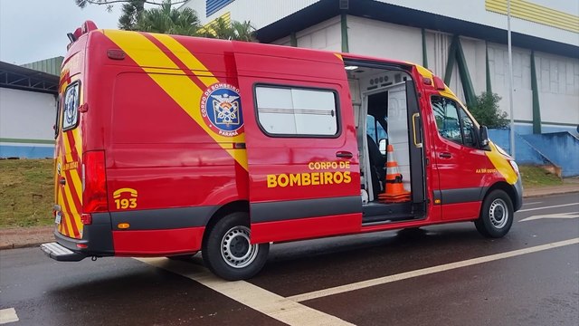 Idosa cai na calçada na Rua da Lapa e fica ferida