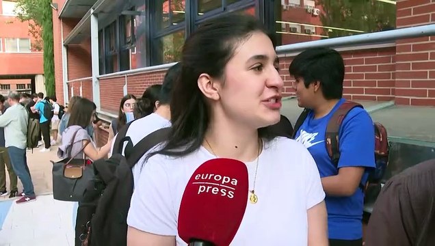Arranca la PAU 2025: Los estudiantes la inauguran con nervios y un nuevo modelo de examen