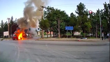 Kontrolden çıkan otomobil önce refüje çarptı sonra alev aldı!