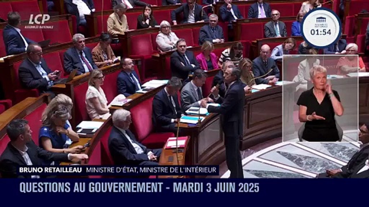 Meurtre d'Hichem Miraoui à Puget-sur-Argens dans le Var - Bruno Retailleau partage "une pensée émue" pour "la victime" et "la communauté tunisienne", et dénonce "un crime raciste, sans doute aussi anti-musulman, et peut-être aussi terroriste". "Chaque cri