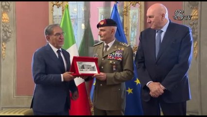 La Russa riceve Crosetto e i Bersaglieri (dopo contestazioni Magenta)