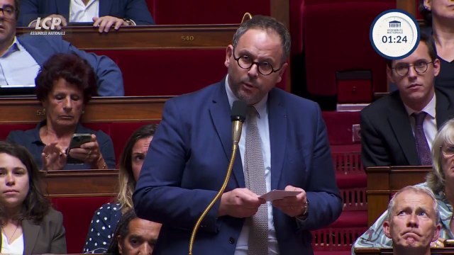 L'ex-ministre de la Santé Aurélien Rousseau révèle en pleine séance de Questions au gouvernement à l'Assemblée Nationale souffrir d'un cancer : Ces sujet intimes sont aussi des sujets de politique publique