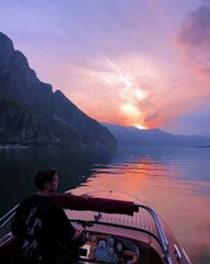 Martin Garrix sul lago di Como al tramonto: ''Scene irreali, vi amo!''