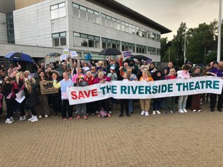 Over 250 rally in powerful, peaceful protest against Riverside Theatre closure