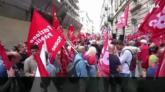 Torino, presidio per chiedere un referendum sulla sanita' pubblica