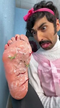 He Helped His Friend Get Rid of Smelly Feet! 🦶🧼😅 #friend #makeover