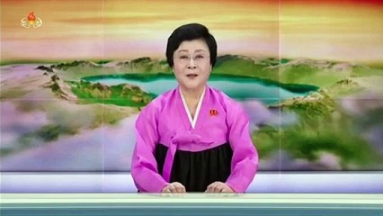 Estimado camarada Kim Jong Un visita canteiros de obras do hospital e do complexo de serviços no condado de Kangdong