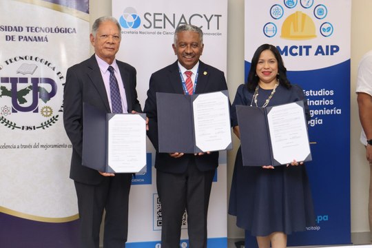 Senacyt destina un millón de dólares para 5 nuevas maestrías científicas en la UTP